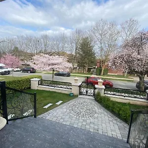  Homestay Milano Luxury Canada